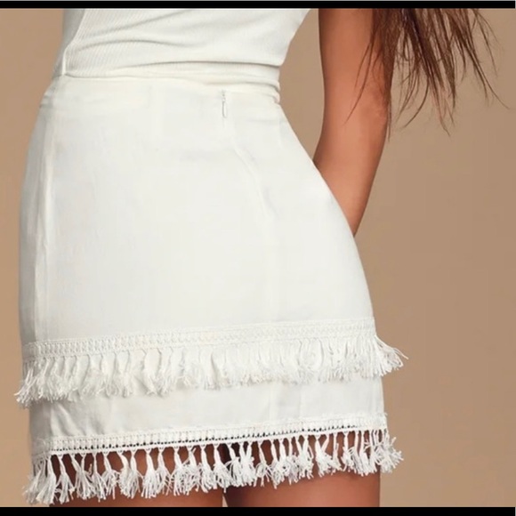Lulu’s women’s cream NWT fringe mini skirt size XL Lined Back Zip Ramie/cotton - Picture 3 of 7